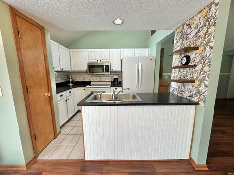 Tiny photo for 9433 Robin Meadow Place, Fort Wayne, IN 46835 (MLS # 202545467)