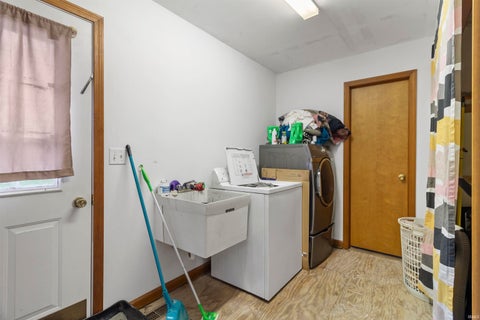 Tiny photo for 3946 E 575 S, Gas City, IN 46933 (MLS # 202638707)