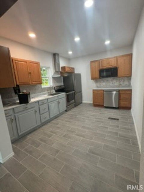 Tiny photo for 613 E Central Street, Akron, IN 46910 (MLS # 202643148)
