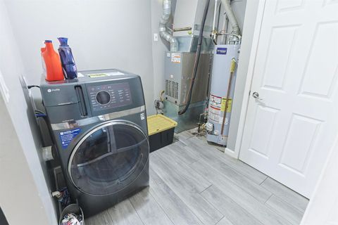 Tiny photo for 2122 N Elmer Street, South Bend, IN 46628 (MLS # 202612681)