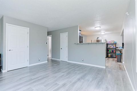 Tiny photo for 2122 N Elmer Street, South Bend, IN 46628 (MLS # 202612681)