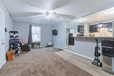 Tiny photo for 2122 N Elmer Street, South Bend, IN 46628 (MLS # 202612681)