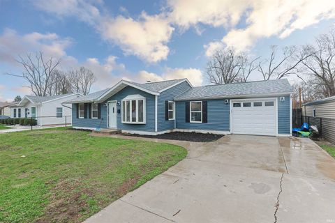 Tiny photo for 2122 N Elmer Street, South Bend, IN 46628 (MLS # 202612681)
