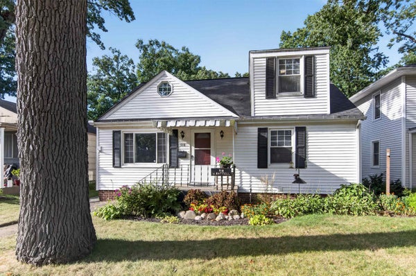 918 W BATTELL ST, MISHAWAKA, IN 46545 - Image 705bfa6acbf058af4f61d0a7c1fdcee7/2173201740