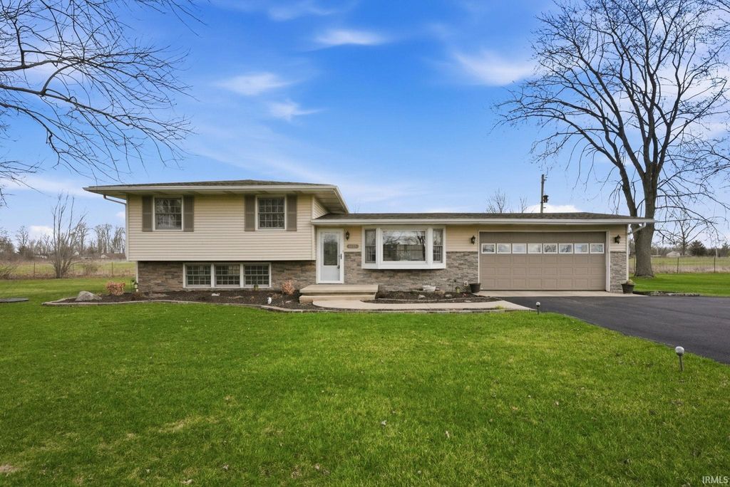 Photo of 9927 Portage Road, Roanoke, IN 46783 (MLS # 202608921)