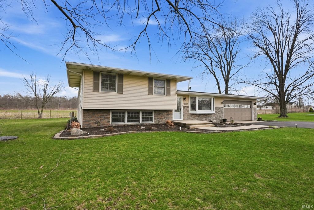 Photo of 9927 Portage Road, Roanoke, IN 46783 (MLS # 202608921)