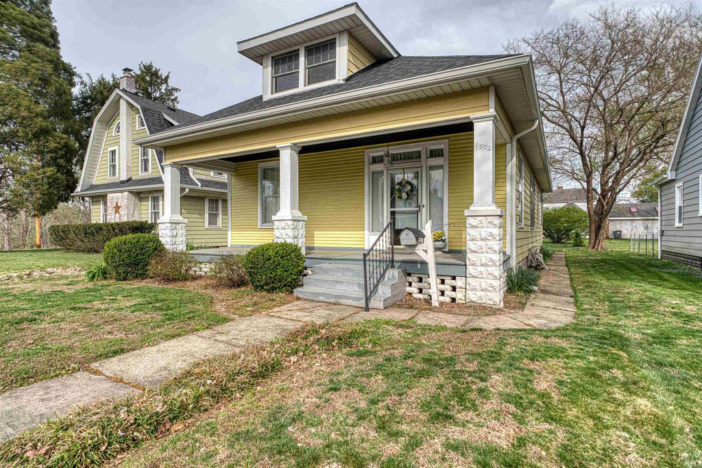Photo of 1502 Hollywood Avenue, Evansville, IN 47712 (MLS # 202612185)