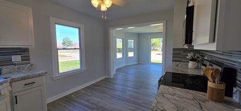 Tiny photo for 1201 S Rotherwood Avenue, Evansville, IN 47714 (MLS # 202541354)