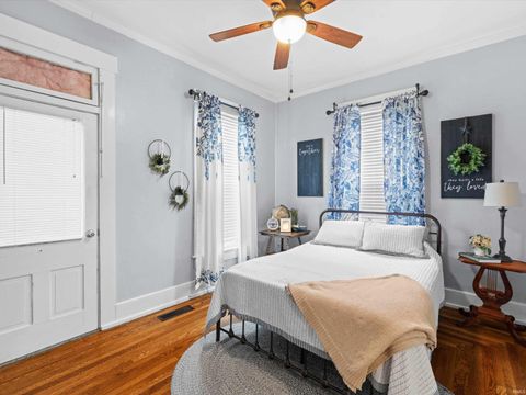 Tiny photo for 216 N Lincoln Avenue, Rockport, IN 47635 (MLS # 202547401)