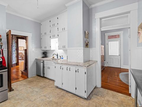 Tiny photo for 216 N Lincoln Avenue, Rockport, IN 47635 (MLS # 202547401)