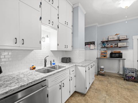 Tiny photo for 216 N Lincoln Avenue, Rockport, IN 47635 (MLS # 202547401)