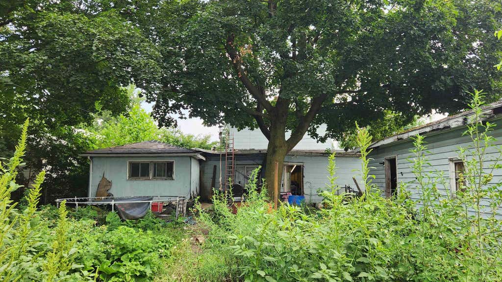 Photo of 1110 W 4Th Street, Marion, IN 46952 (MLS # 202634832)
