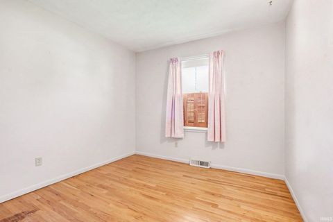 Tiny photo for 4116 Cassell Avenue, Mishawaka, IN 46544 (MLS # 202618482)