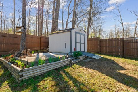 Tiny photo for 120 Shakers Way, North Vernon, IN 47265 (MLS # 202612347)