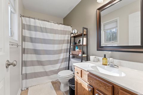 Tiny photo for 120 Shakers Way, North Vernon, IN 47265 (MLS # 202612347)