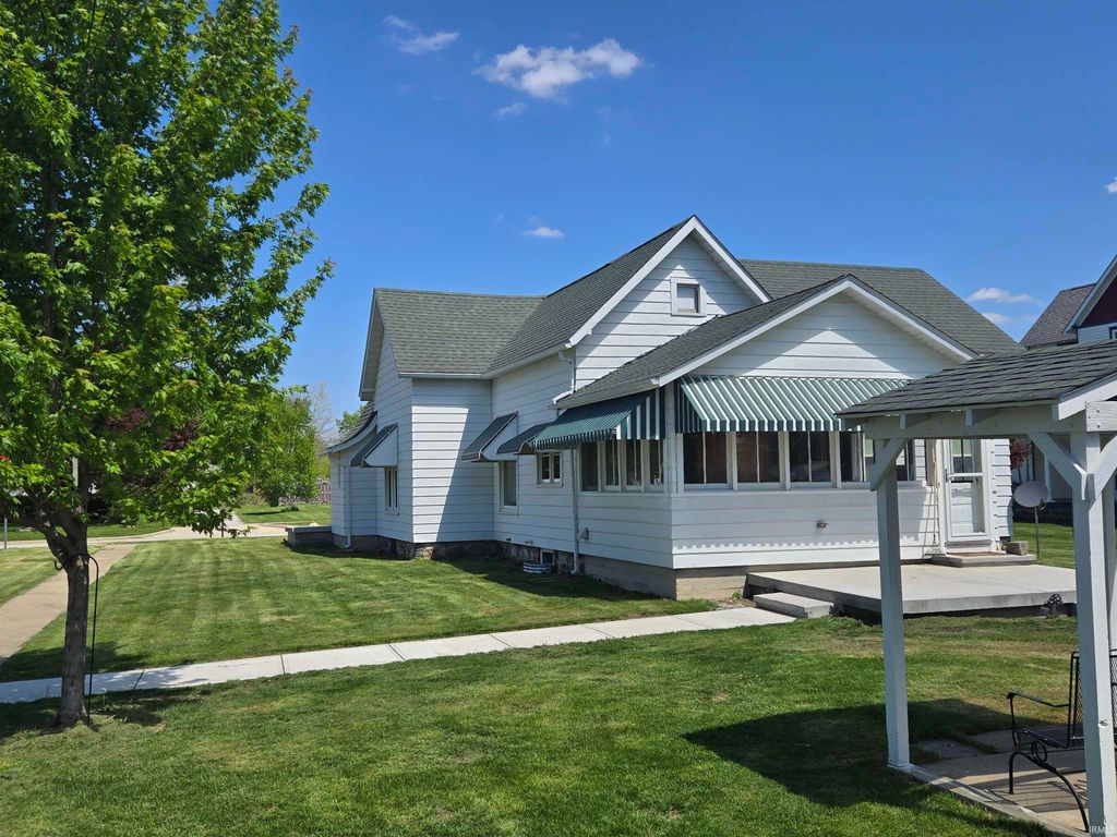 Photo of 401 E 3rd Street, Brookston, IN 47923 (MLS # 202614781)