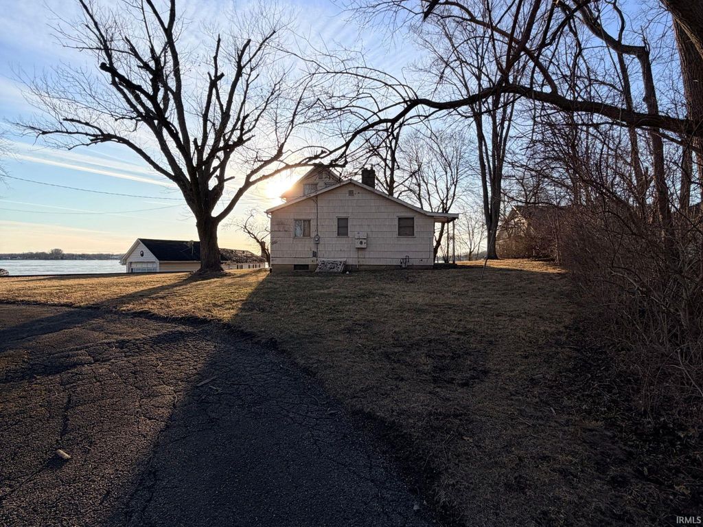 Photo of 13471 N Eastshore Drive, Syracuse, IN 46567 (MLS # 202606805)