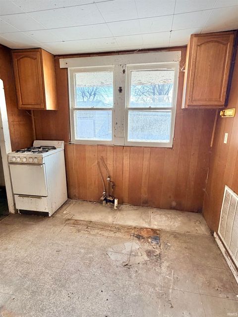 Tiny photo for 1033 S Locke Street, Kokomo, IN 46902 (MLS # 202600279)