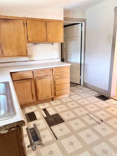 Tiny photo for 1033 S Locke Street, Kokomo, IN 46902 (MLS # 202600279)