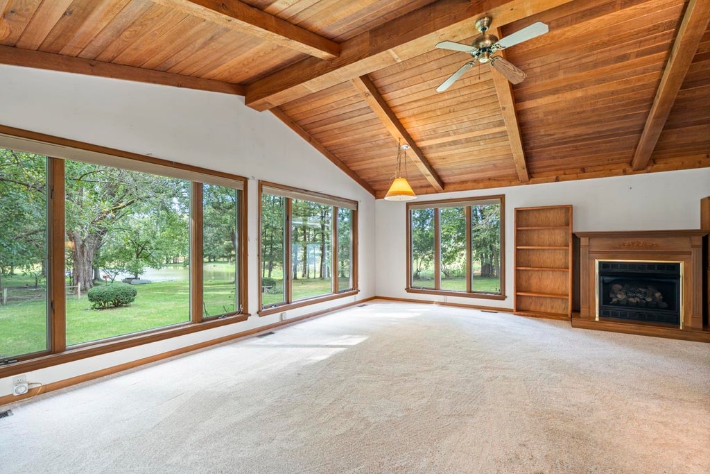 Photo of 7533 N Syracuse Webster Road, North Webster, IN 46555 (MLS # 202641302)