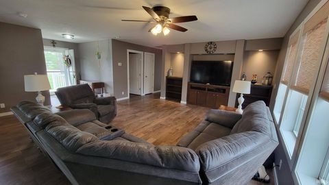 Tiny photo for 565 E Morse Street, Markle, IN 46770 (MLS # 202607427)
