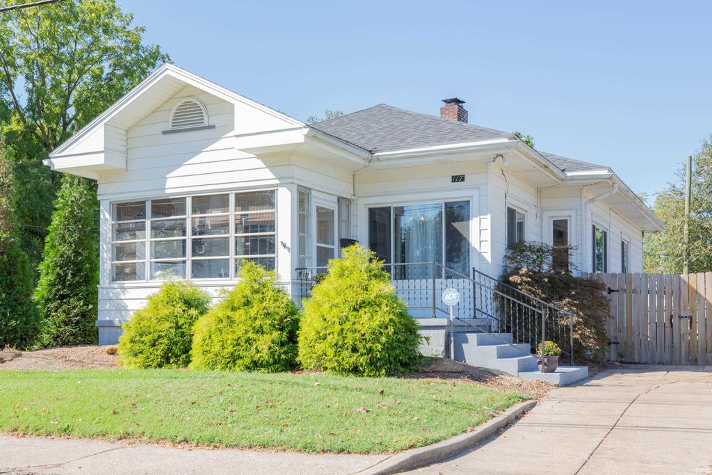 Photo of 117 S Boeke Road, Evansville, IN 47714 (MLS # 202541389)