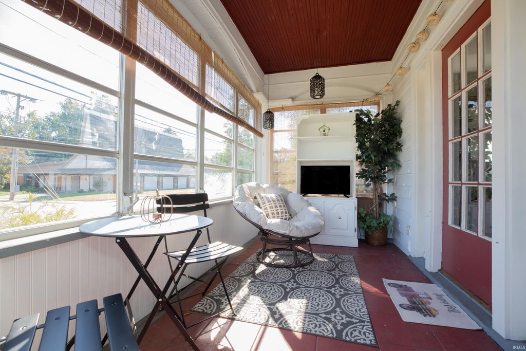 Photo of 117 S Boeke Road, Evansville, IN 47714 (MLS # 202541389)