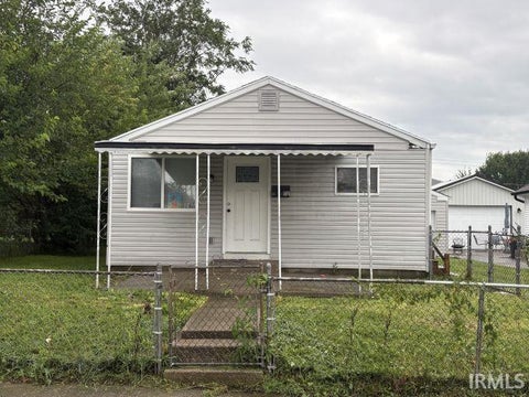 Photo of 815 S Calumet Street, Kokomo, IN 46901 (MLS # 202632992)