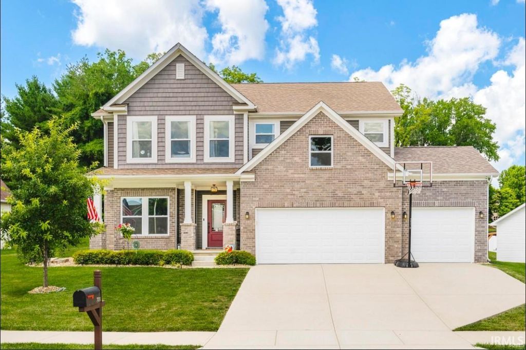 Photo of 701 N Abigail Lane, Ellettsville, IN 47429 (MLS # 202540605)