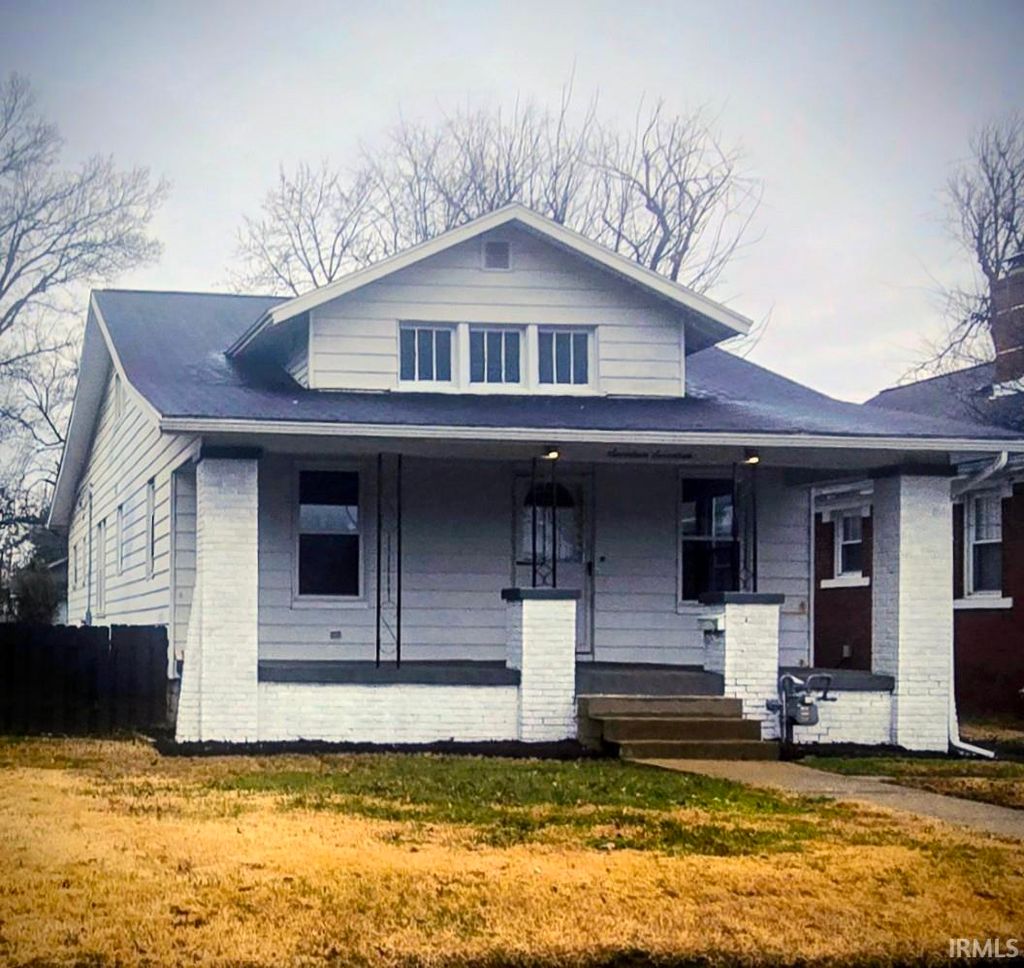 Photo of 1717 E Mulberry Street, Evansville, IN 47714 (MLS # 202601838)