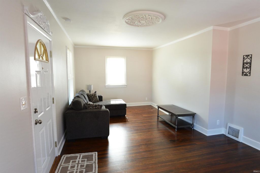 Photo of 1717 E Mulberry Street, Evansville, IN 47714 (MLS # 202601838)