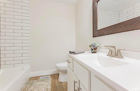 Tiny photo for 1917 E Mulberry Street, Evansville, IN 47714 (MLS # 202632241)