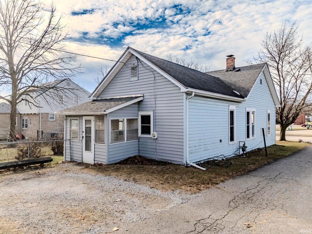 Photo of 415 S Buffalo Street, Warsaw, IN 46580 (MLS # 202549543)