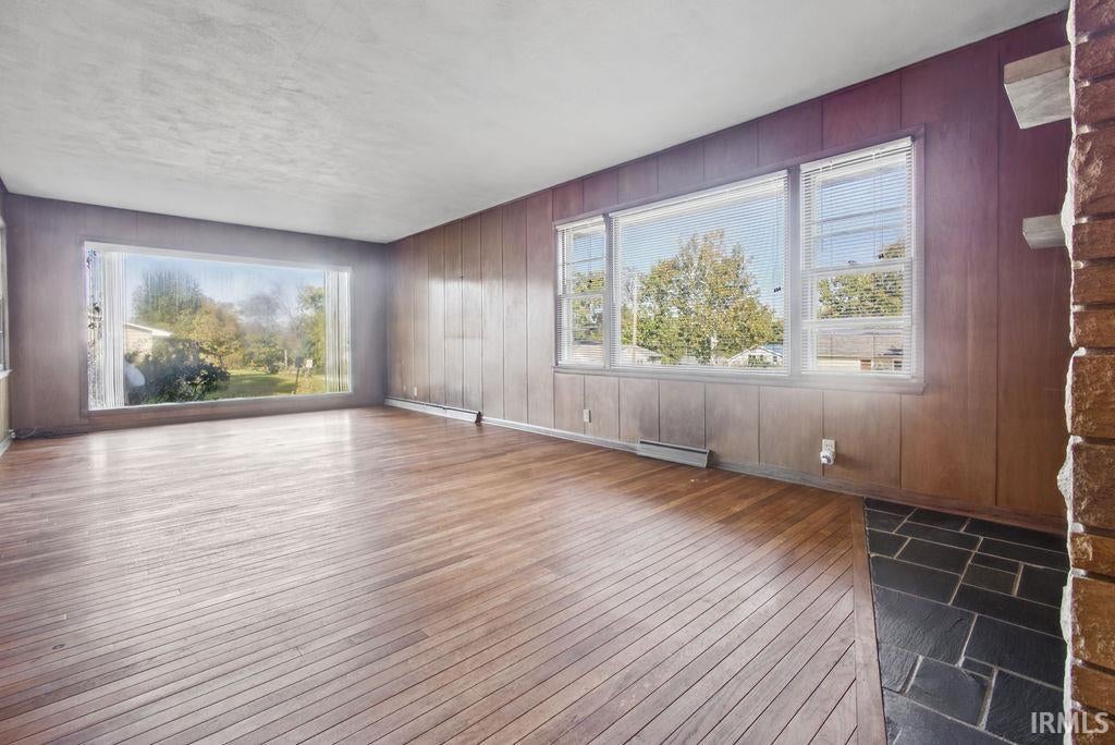 Photo of 500 E Dodds Street, Bloomington, IN 47401 (MLS # 202642167)