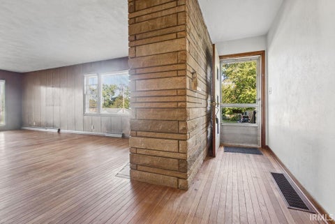 Tiny photo for 500 E Dodds Street, Bloomington, IN 47401 (MLS # 202642167)