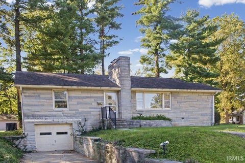 Photo of 500 E Dodds Street, Bloomington, IN 47401 (MLS # 202642167)