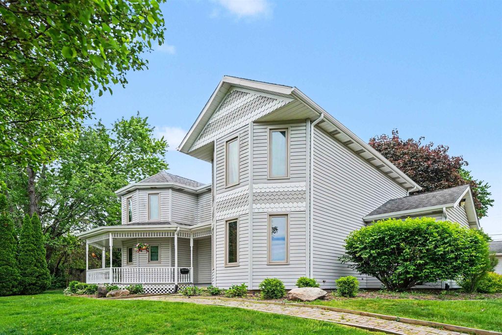 Photo of 1212 Echo Drive, South Bend, IN 46614 (MLS # 202619564)