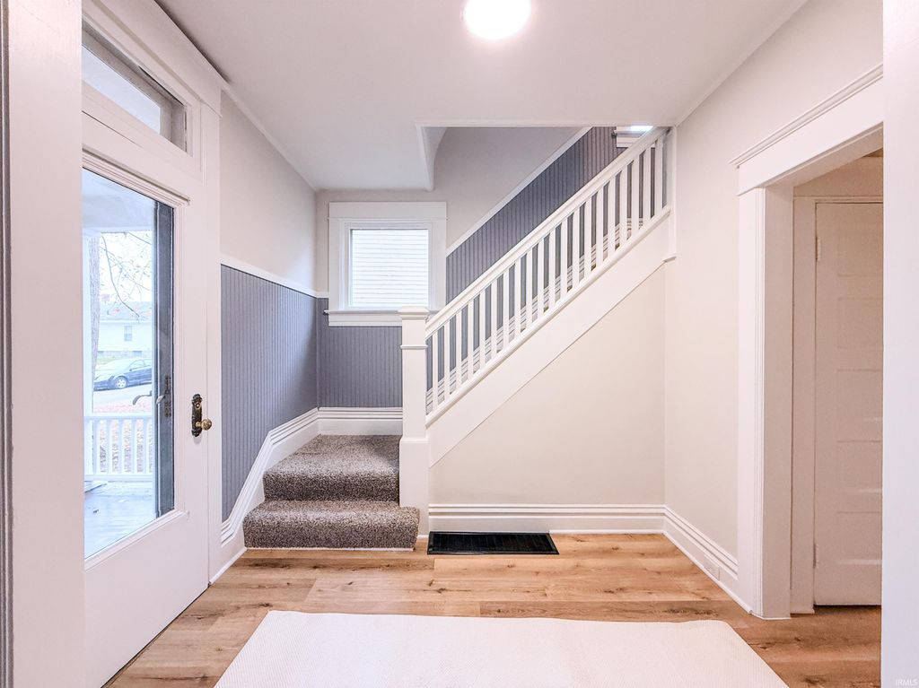 Photo of 327 Kinsmoor Avenue, Fort Wayne, IN 46807 (MLS # 202547031)