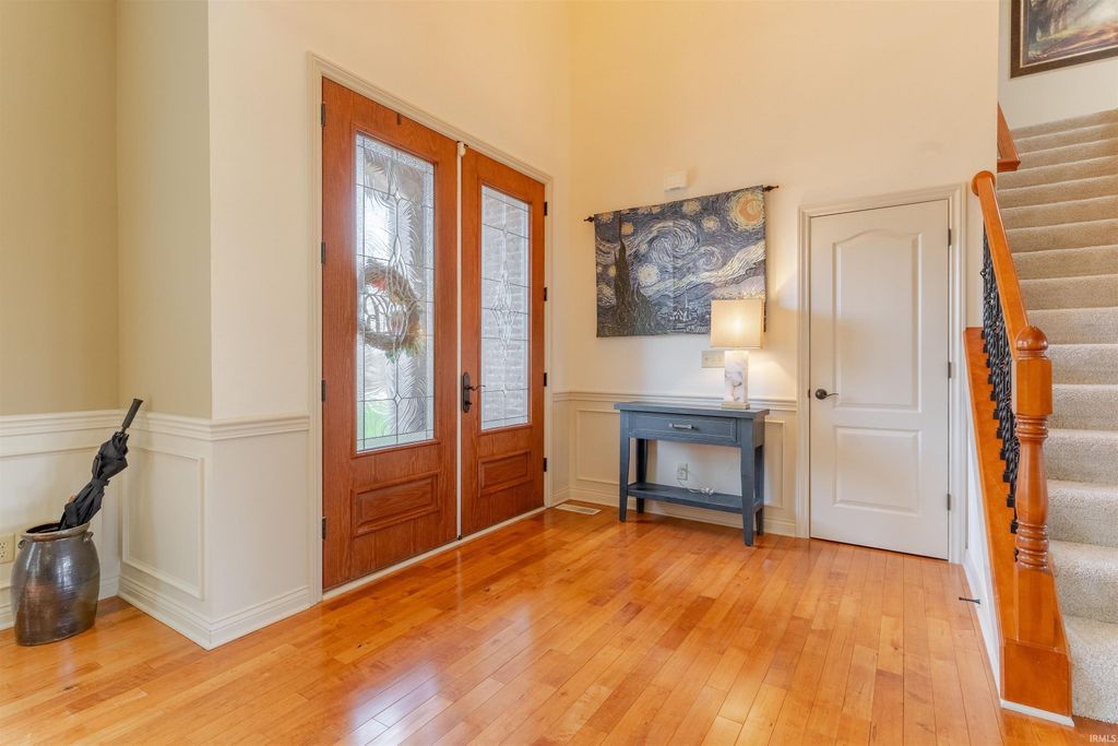 Photo of 6177 Pembrooke Drive, Newburgh, IN 47630 (MLS # 202607830)