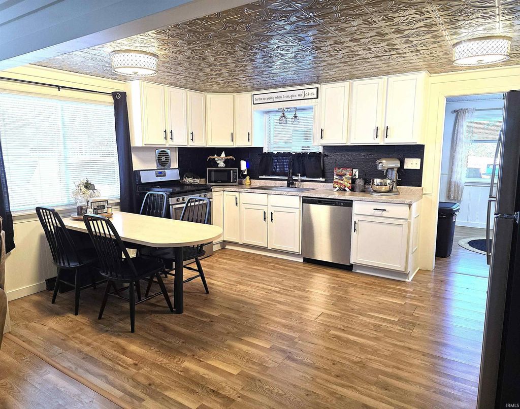 Photo of 10135 Donald Avenue, Leo, IN 46765 (MLS # 202539826)