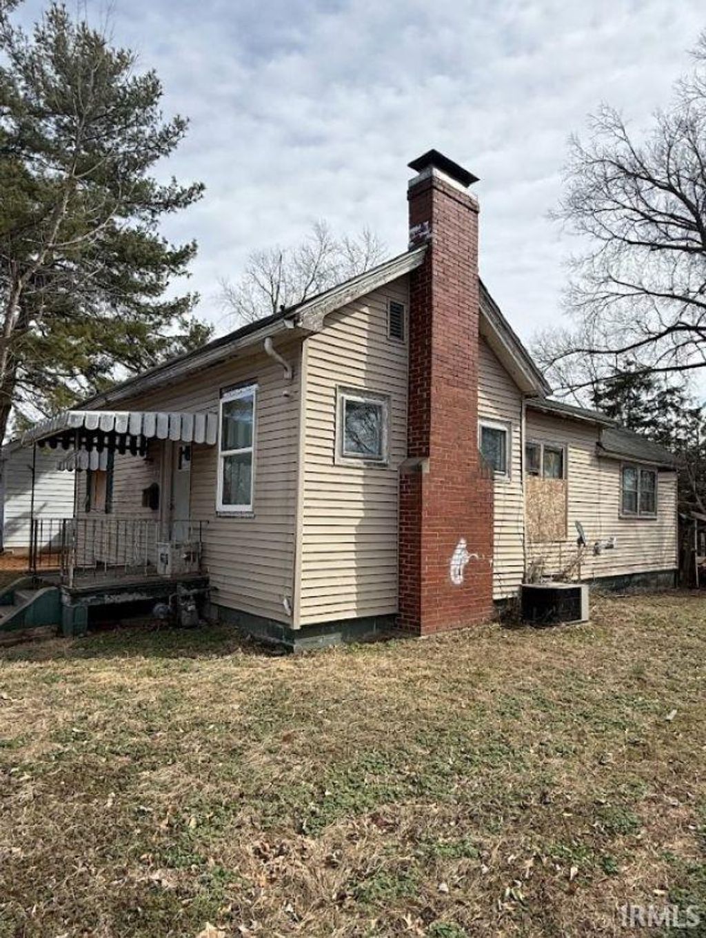 Photo of 817 N 11Th Street, Vincennes, IN 47591 (MLS # 202614887)