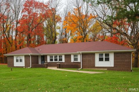 Tiny photo for 2492 S Roberts Way, Logansport, IN 46947 (MLS # 202607346)