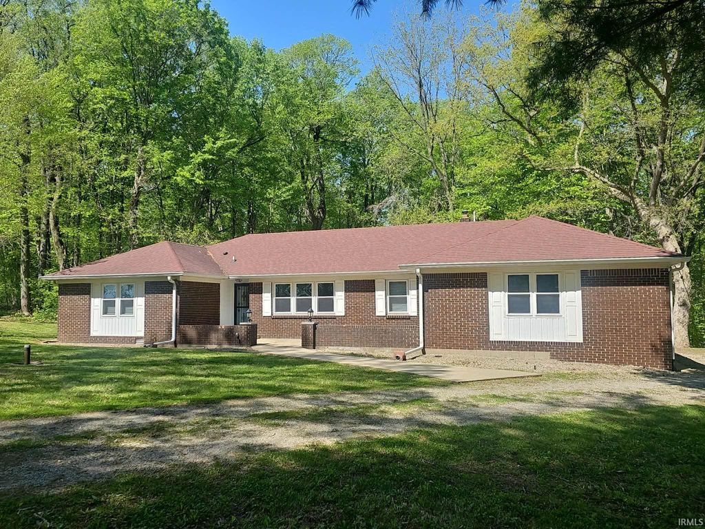 Photo of 2492 S Roberts Way, Logansport, IN 46947 (MLS # 202607346)
