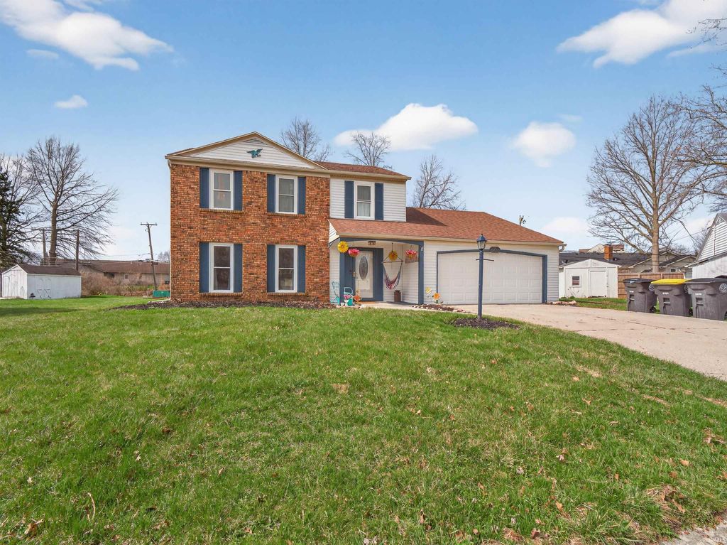 Photo of 6722 Embers Court, Fort Wayne, IN 46815 (MLS # 202609986)