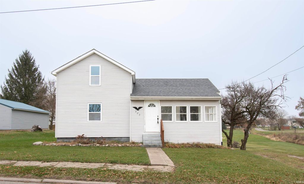 Photo of 523 S Oak Street, Kendallville, IN 46755 (MLS # 202547485)