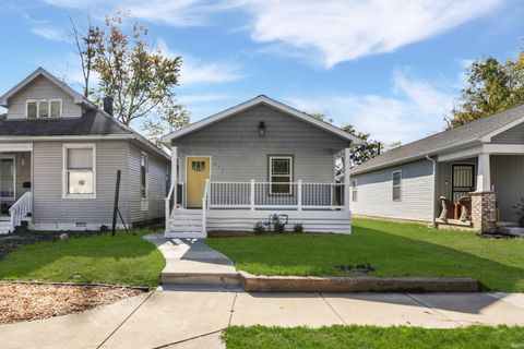 Photo of 637 Jackson Avenue, Evansville, IN 47713 (MLS # 202544724)