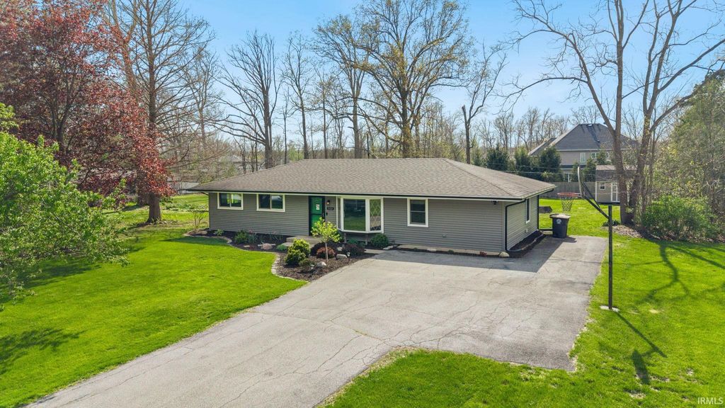 Photo of 3122 Maple Lane, Fort Wayne, IN 46804 (MLS # 202614605)