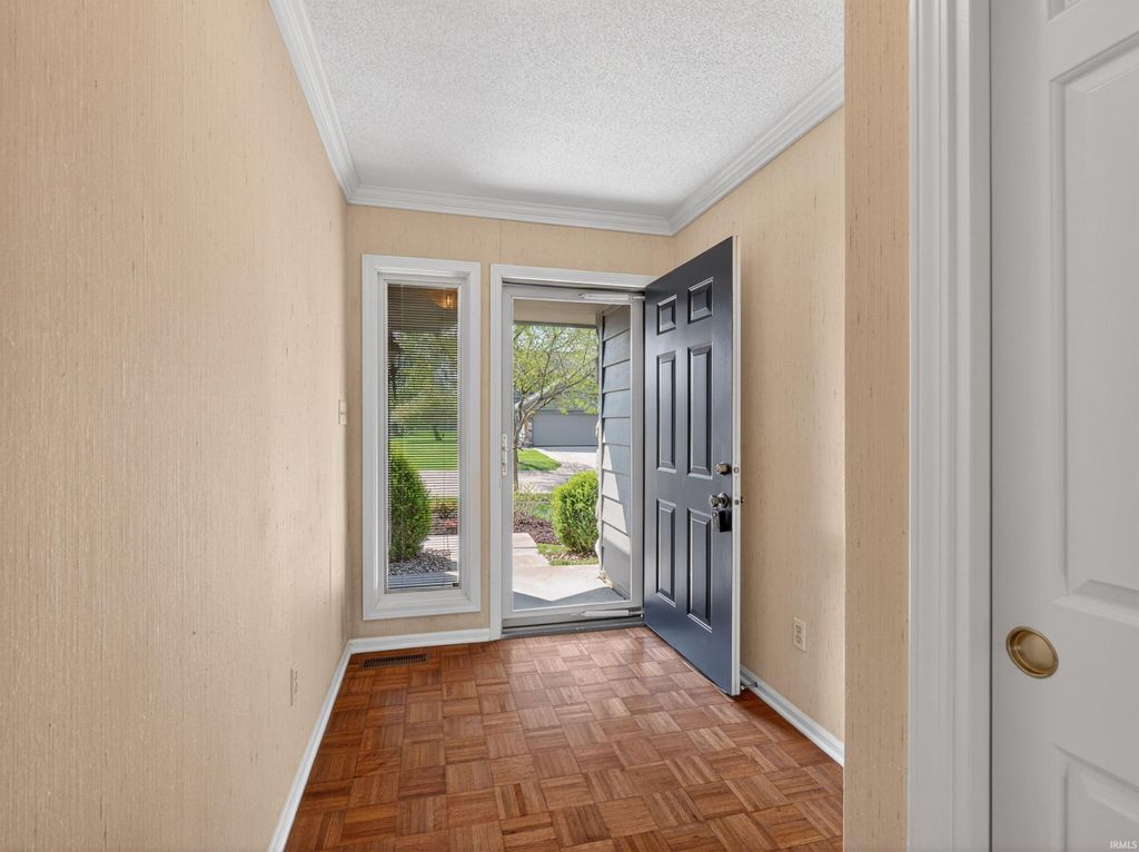 Photo of 4817 Crystal Ridge Cove, Fort Wayne, IN 46835 (MLS # 202614958)