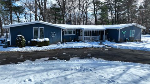 Photo of 523 S Western Heights Loop, Monticello, IN 47960 (MLS # 202548396)