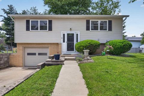 Photo of 500 S Westwood Drive, Bloomington, IN 47403 (MLS # 202620672)
